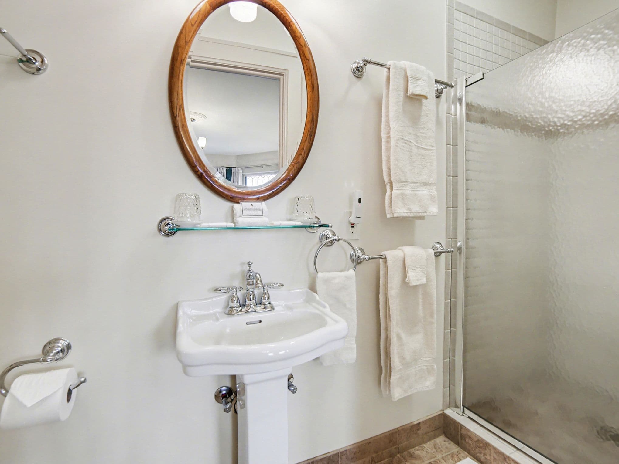 Crosby_Room_Bathroom_Shower