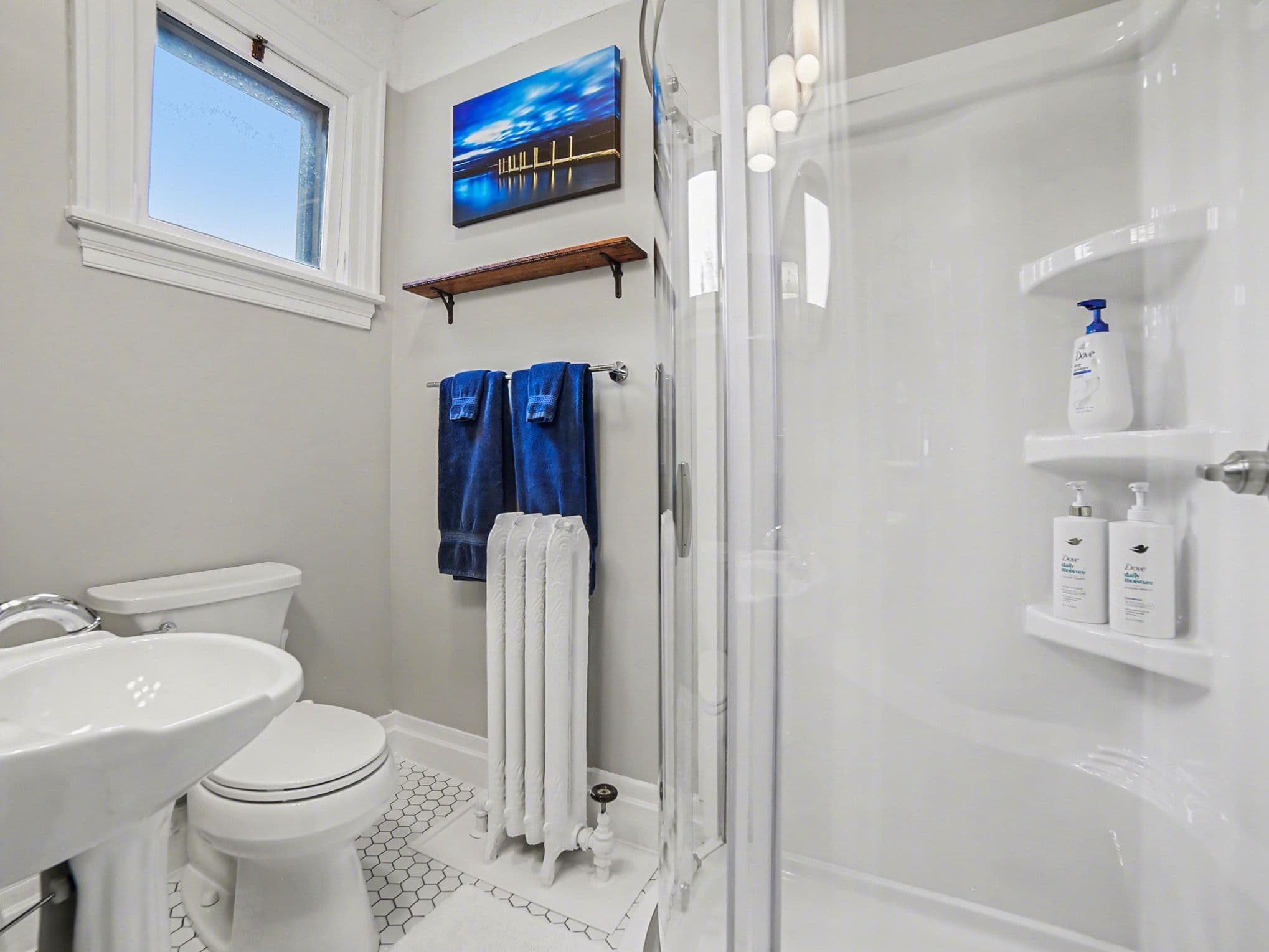 Carpenter_Room_Private_Attached_Bathroom