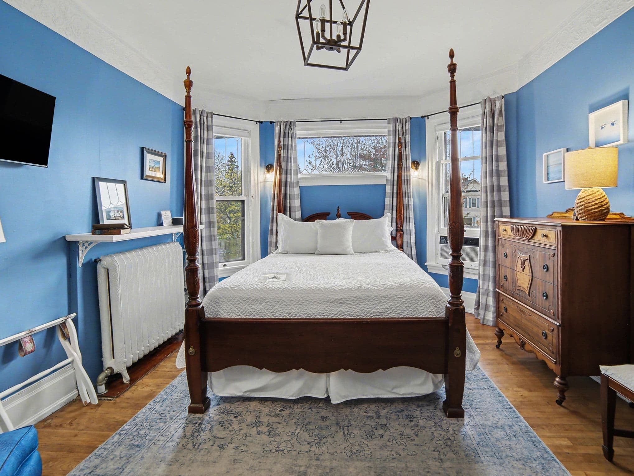 Carpenter_Room_Queen_Bed
