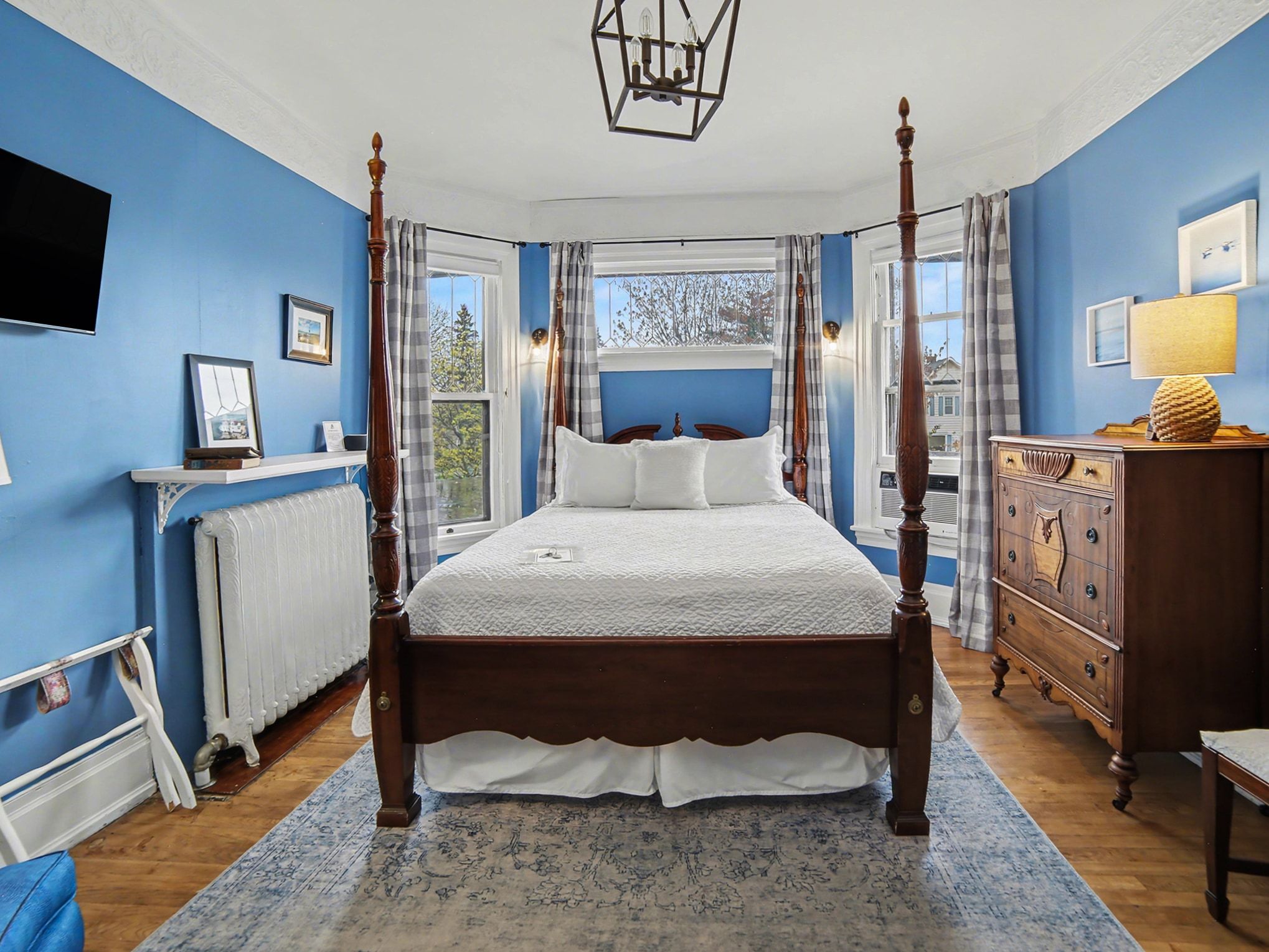 Carpenter_Room_Queen_Bed
